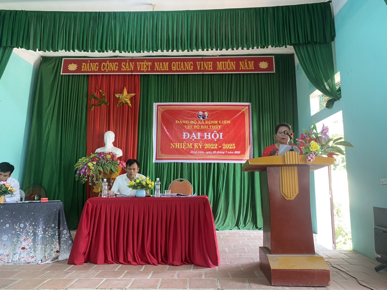 đc Đào Thị Thành khai mạc đh.jpg