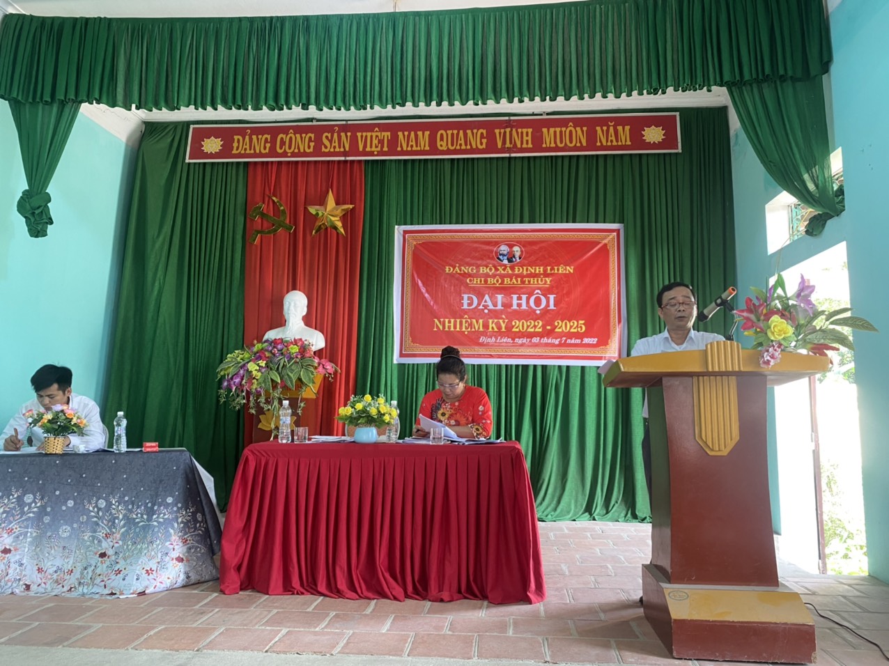 ĐC Hà Văn Hòa phát biểu tại ĐH.jpg