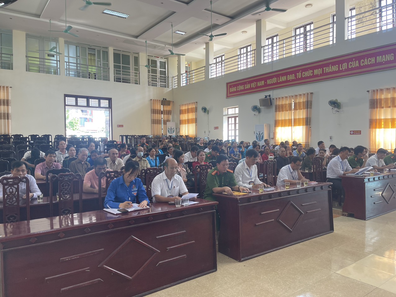 Chiều ngày 09/10/2023, Công an xã Định Liên đã tổ chức Hội nghị “ lắng nghe ý kiến nhân dân” và lấy ý kiến đánh giá sự hài lòng của người dân đối với Công an xã Định Liên