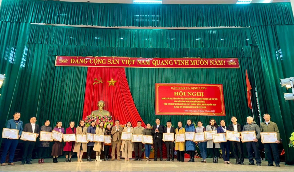 Đảng bộ xã Định Liên tổ chức Hội nghị Tổng kết Đảng bộ năm 2023; Triển khai nhiệm vụ trọng tâm năm 2024.