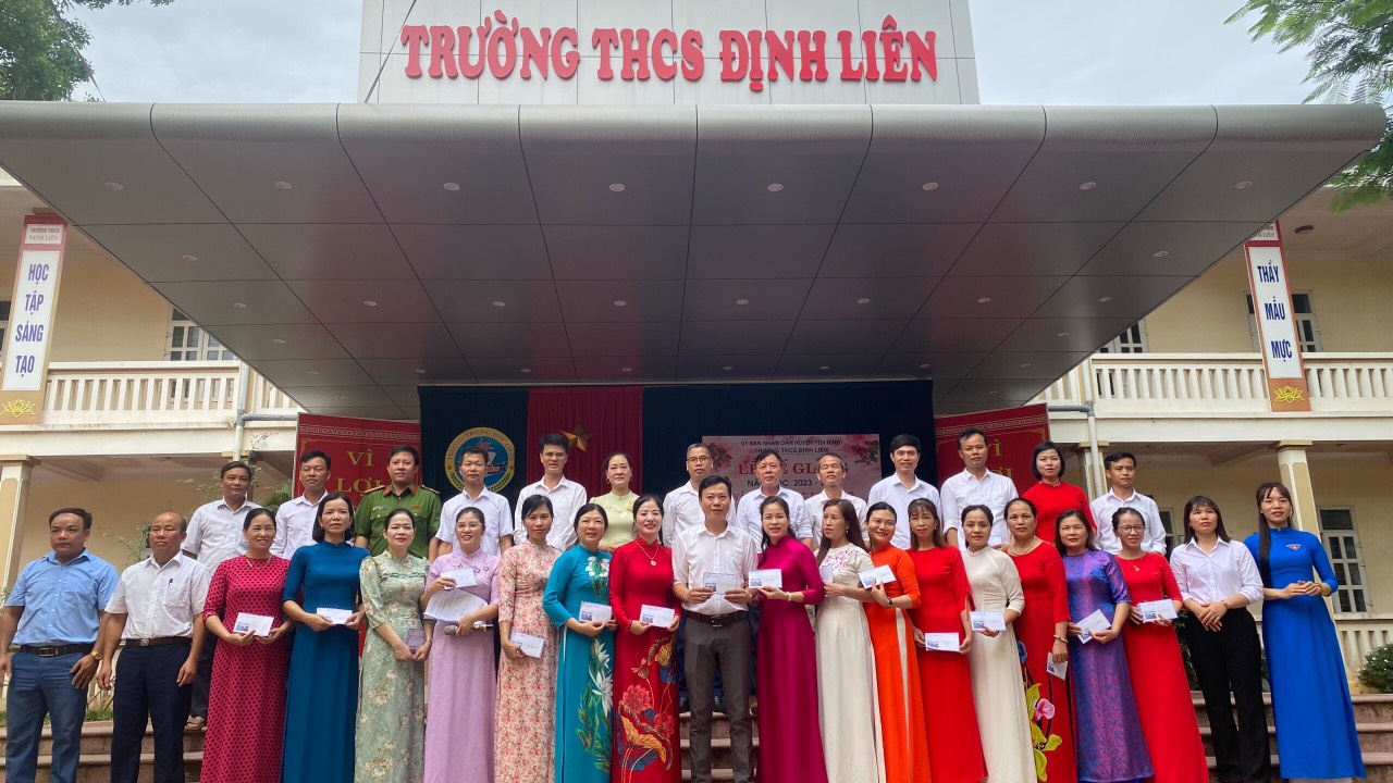 LỄ TỔNG KẾT NĂM HỌC 2023-2024  CỦA 3 TRƯỜNG,  TRƯỜNG MẦM NON, TIỂU HỌC,THCS XÃ ĐỊNH LIÊN