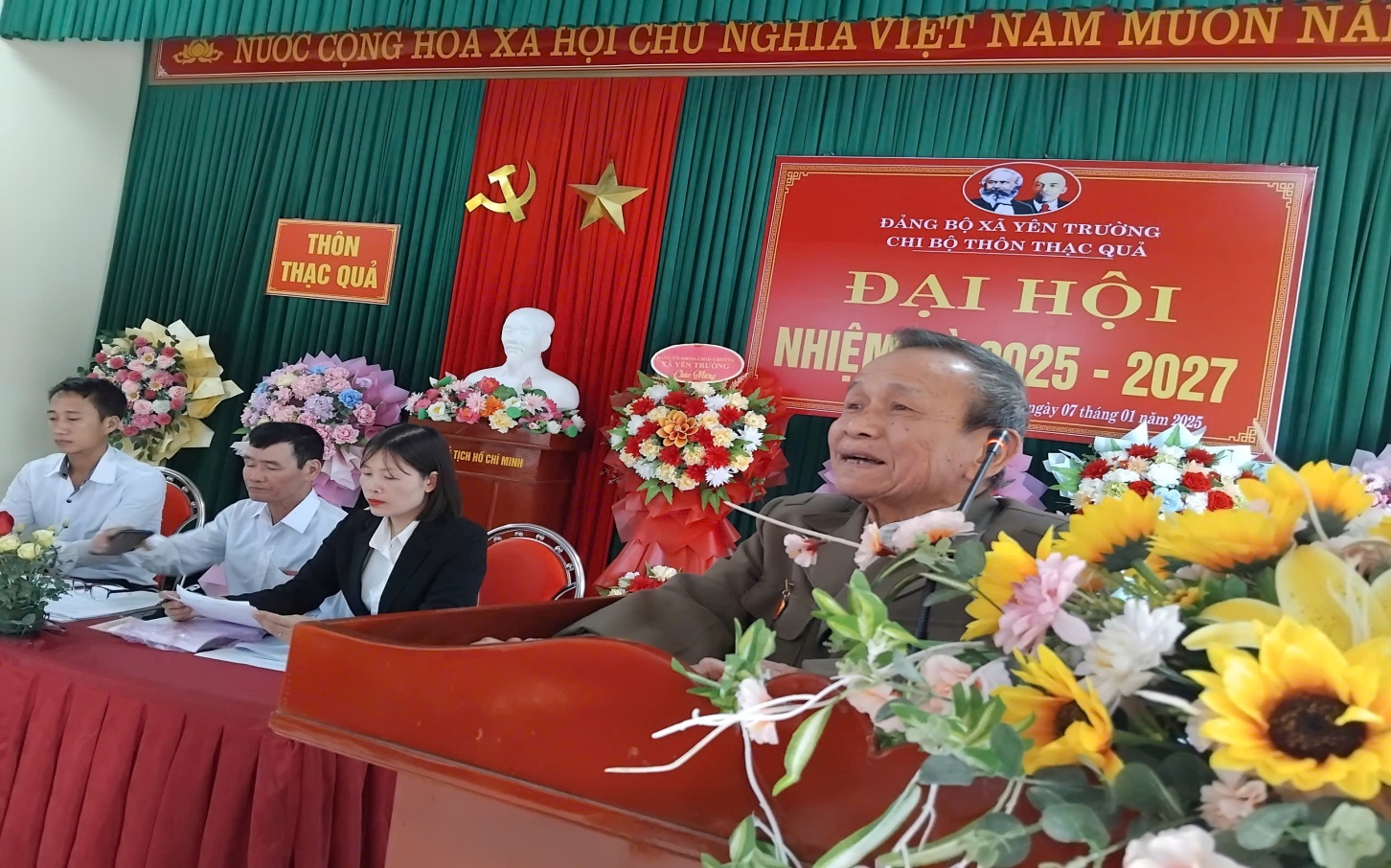 D:\HỘI CCB XÃ YÊN TRƯỜNG\BAI DANG TRANG TT DIEN TU\DH CB TQ NK 2025 - 2027\z6205231412200_4d36e2be55b7b39f071db6d74306974e.jpg