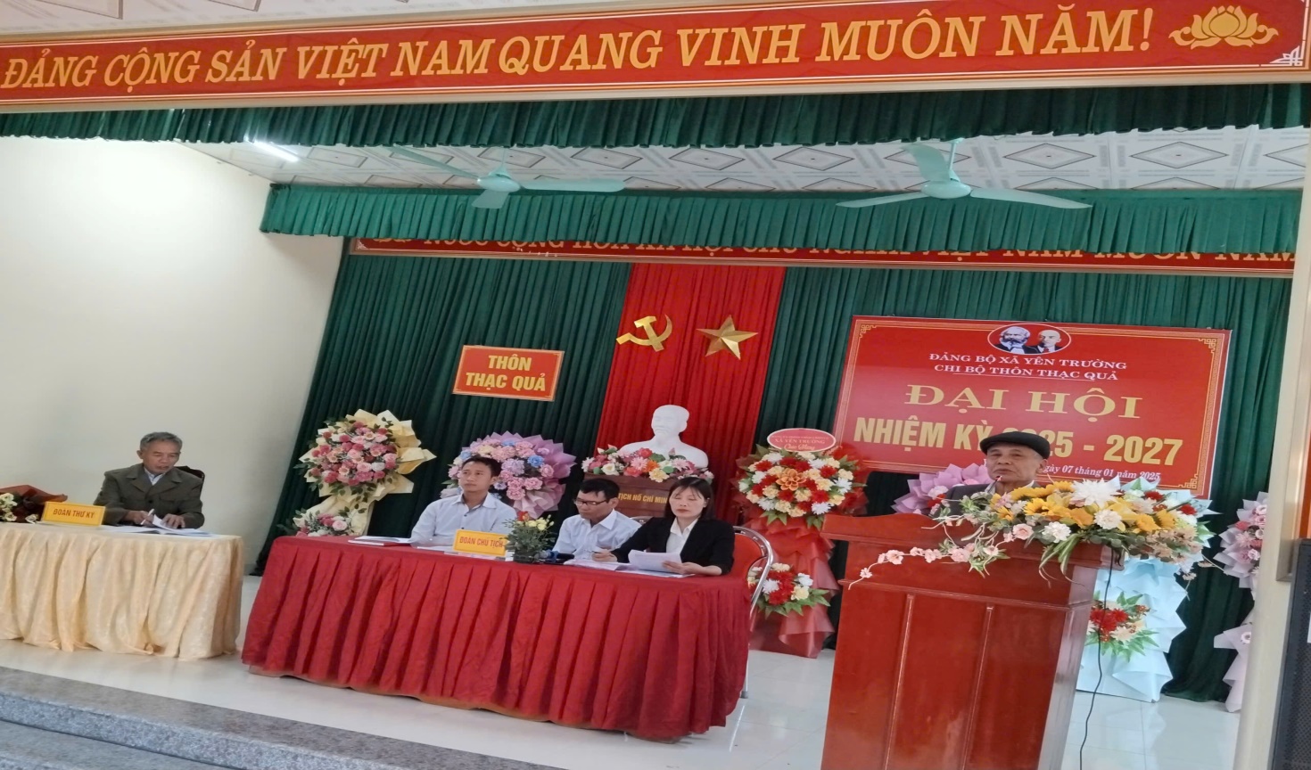 D:\HỘI CCB XÃ YÊN TRƯỜNG\BAI DANG TRANG TT DIEN TU\DH CB TQ NK 2025 - 2027\z6205252065148_d866351ed10a95f2037ce19e931a1c0f.jpg