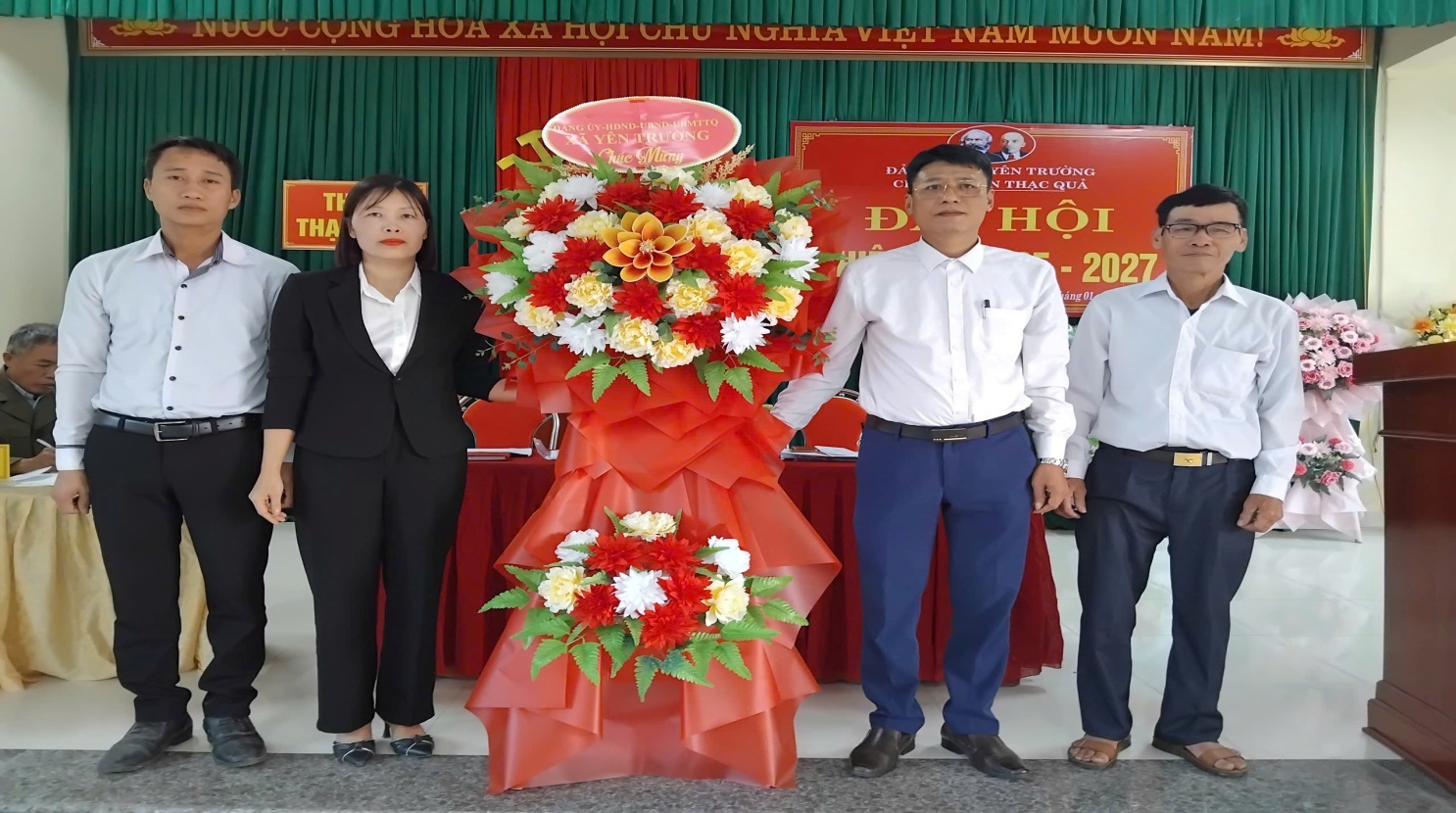 D:\HỘI CCB XÃ YÊN TRƯỜNG\BAI DANG TRANG TT DIEN TU\DH CB TQ NK 2025 - 2027\z6205391138125_9f5b2a8a7495cdddd1da95d9702033b9.jpg
