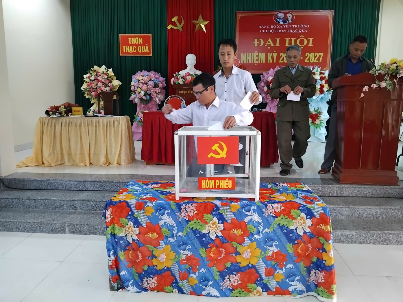 D:\HỘI CCB XÃ YÊN TRƯỜNG\BAI DANG TRANG TT DIEN TU\DH CB TQ NK 2025 - 2027\z6205567705984_4ae379bb76d8ad757bc0f7488e56f1c3.jpg