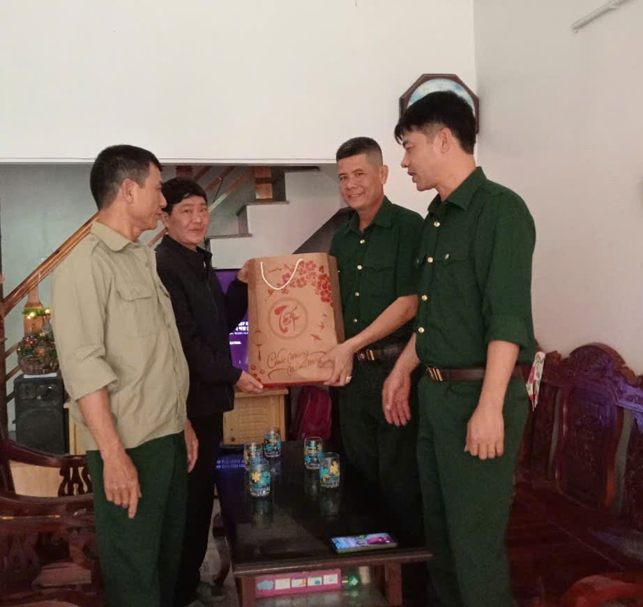 D:\HỘI CCB XÃ YÊN TRƯỜNG\BAI DANG TRANG TT DIEN TU\tang qua TET 2025\z6260883076261_43b7e5dfa0c6894328f179ffecedc9ae.jpg