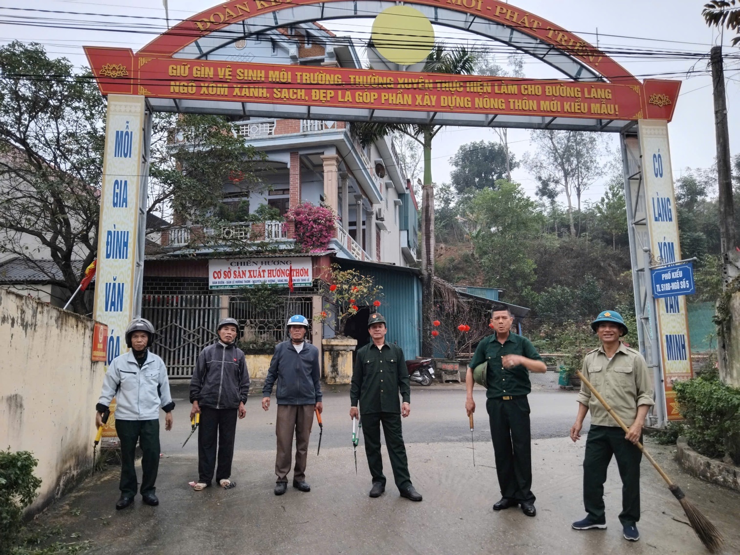 D:\HỘI CCB XÃ YÊN TRƯỜNG\BAI DANG TRANG TT DIEN TU\2025\lao dong t3\z6346930473406_0b3c36b016954743ea58d89a1ce03d60.jpg