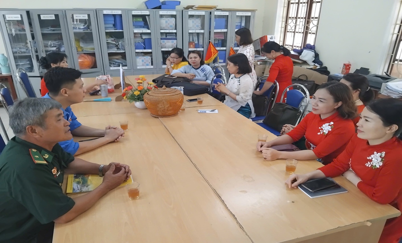 D:\HỘI CCB XÃ YÊN TRƯỜNG\BAI DANG TRANG TT DIEN TU\2025\30.4\z6543048104478_58b08b5a032432046f560343bc140656.jpg