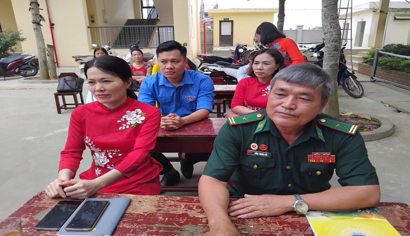 D:\HỘI CCB XÃ YÊN TRƯỜNG\BAI DANG TRANG TT DIEN TU\2025\30.4\z6543048120336_726543b7a89e2f855a76d88af9e7c1dc.jpg