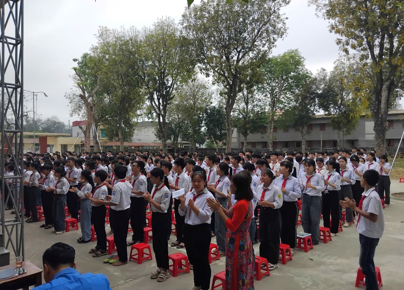 D:\HỘI CCB XÃ YÊN TRƯỜNG\BAI DANG TRANG TT DIEN TU\2025\30.4\z6543048114347_e8dacb5c1b23ca860479349b5e0c344a.jpg