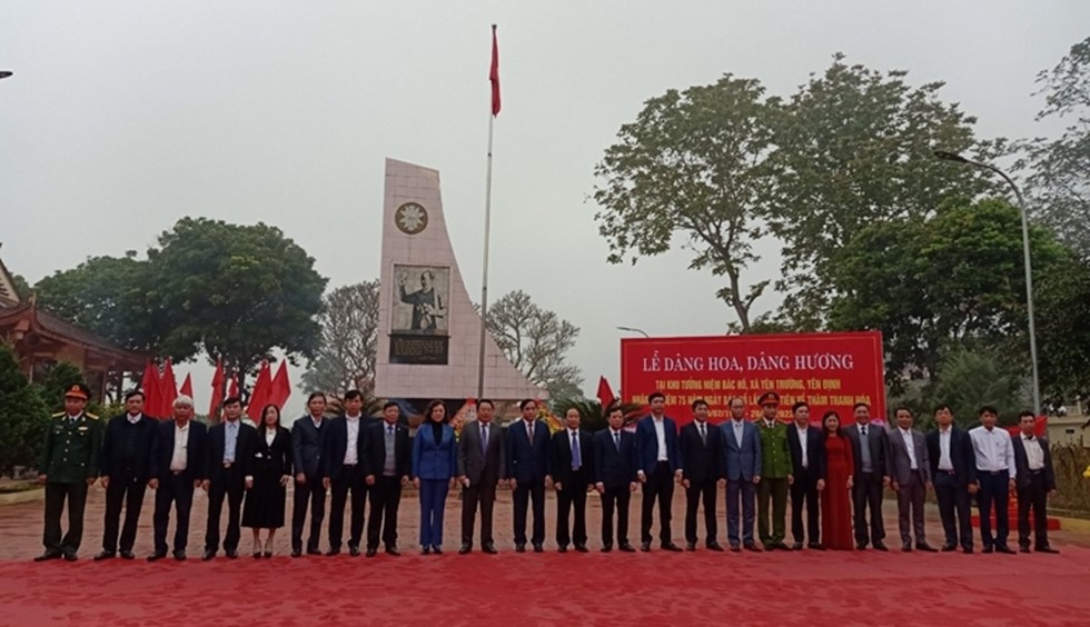 Tổ đại biểu số 02 - HĐND huyện tiếp xúc với cử tri  xã Yên Trường