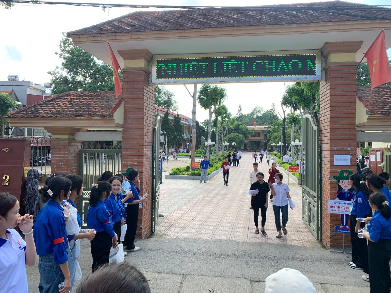 Đoàn thanh niên tiếp sức mùa thi, đồng hành cùng thí sinh