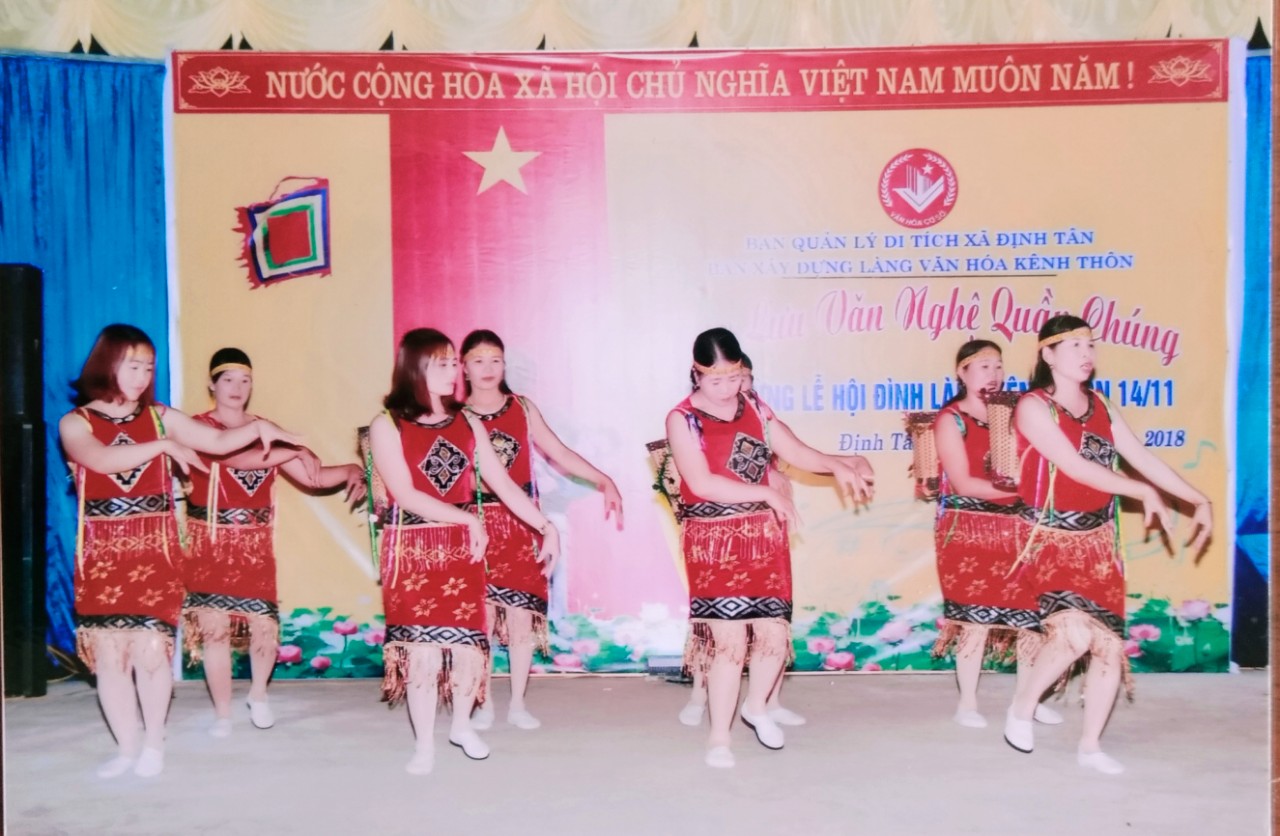 VN YH Đình làng Kênh.jpg