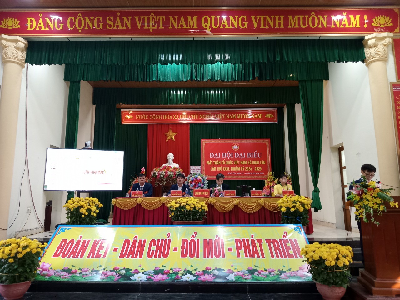 Ảnh anh Lâm đọc BC (1).jpg