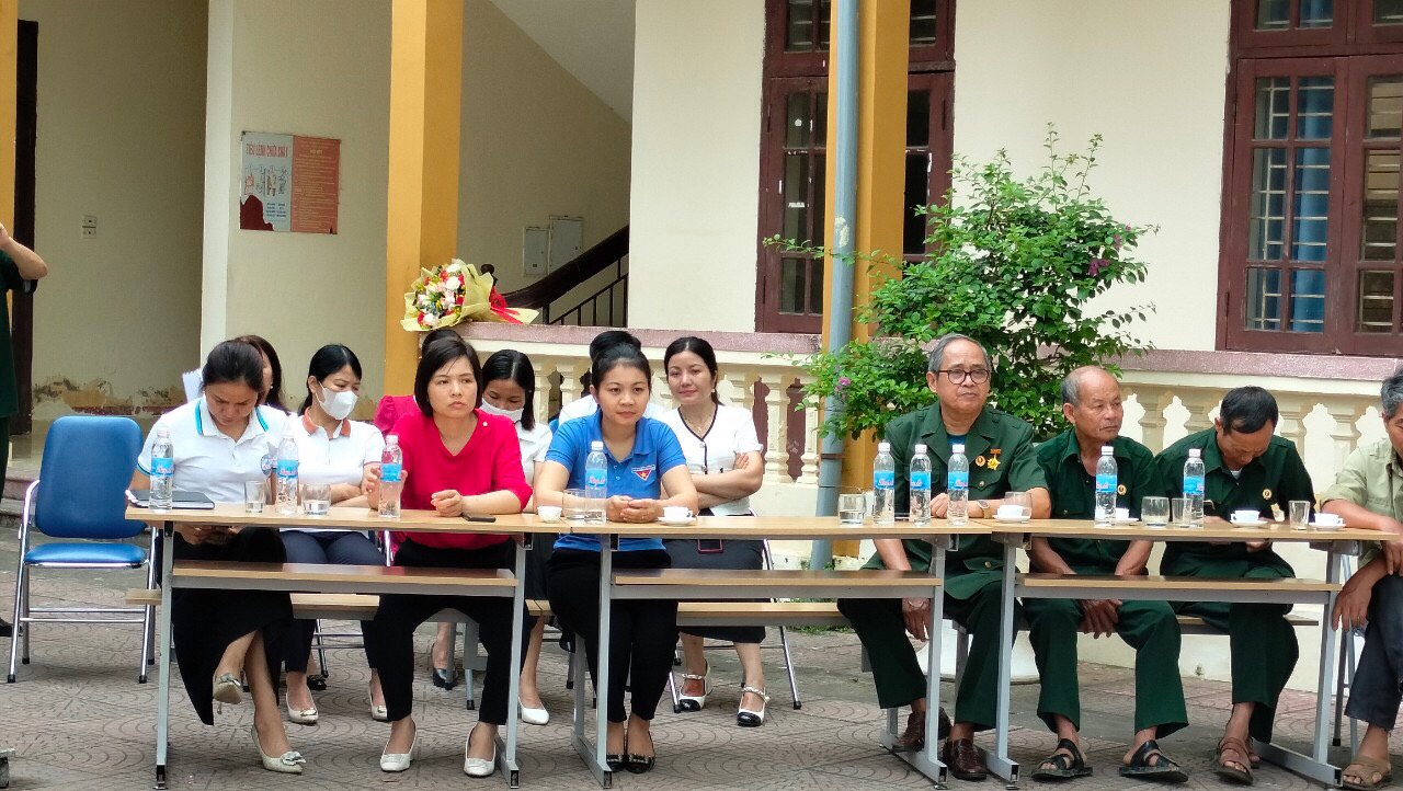 Ảnh đại biểu trường THCS.jpg