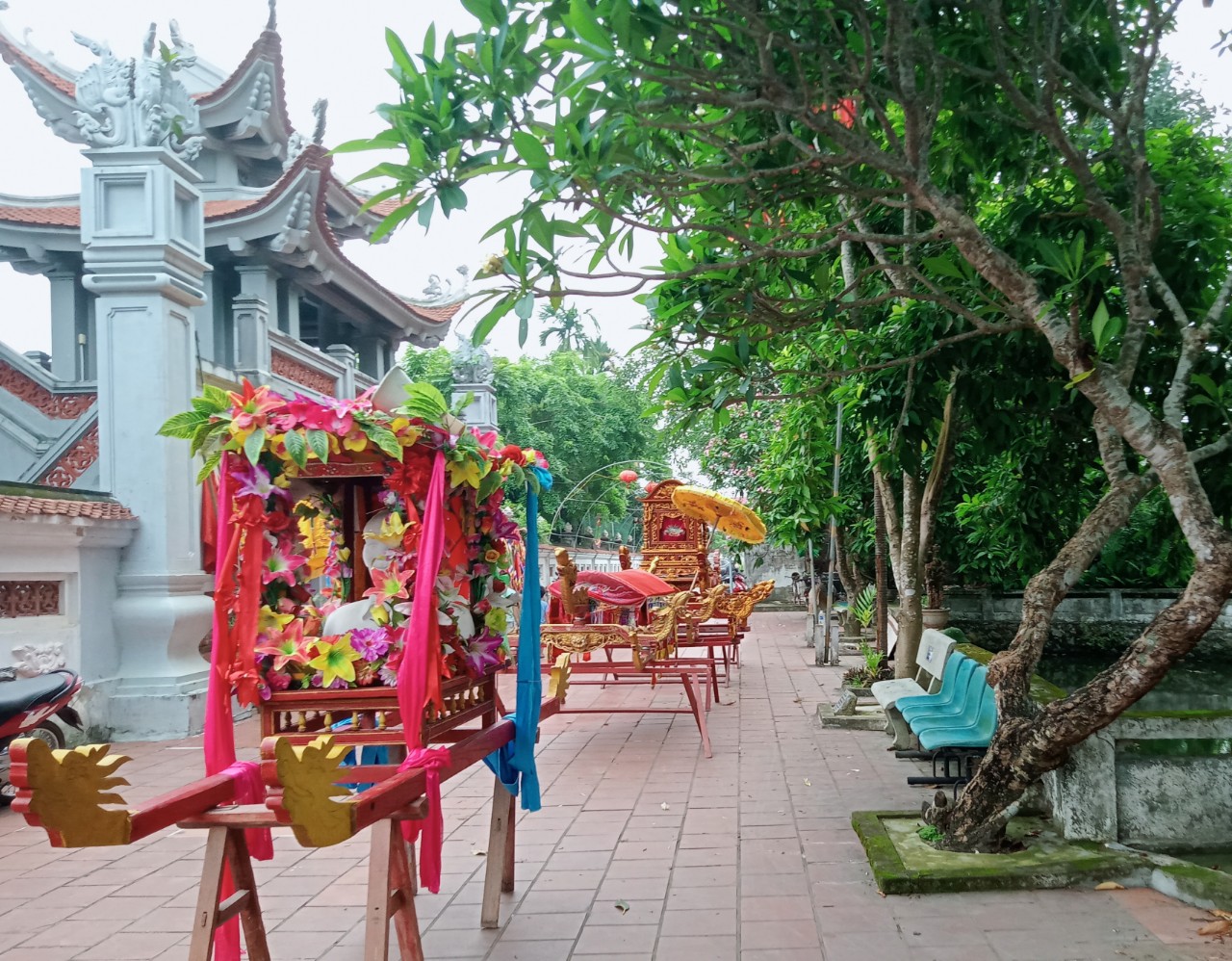 Ảnh cổng đình YH.jpg