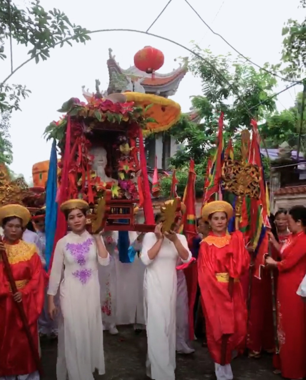 Ảnh rước kiệu 3.jpg