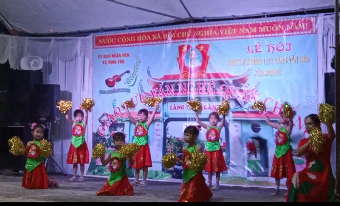 Văn nghệ YH 2.jpg
