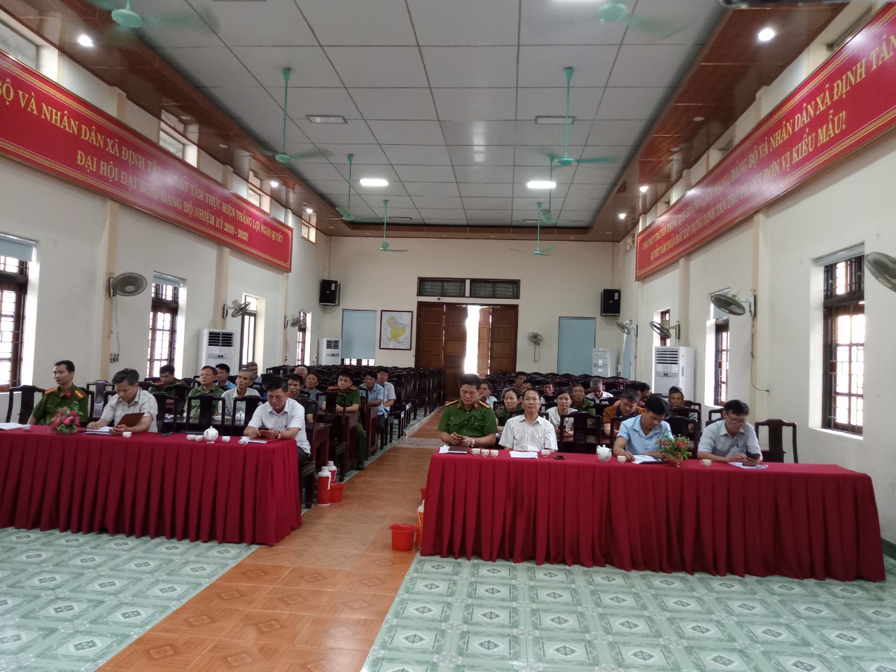Ảnh đại biểu dự lễ ra mắt LL ANTT.jpg