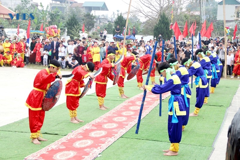 D:\TÀI LIỆU TÙNG- YÊN LẠC\2025\CỔNG THÔNG TIN ĐT\LỄ HỘI TRÒ CHIỀNG\trò chơi dân gian.jpg