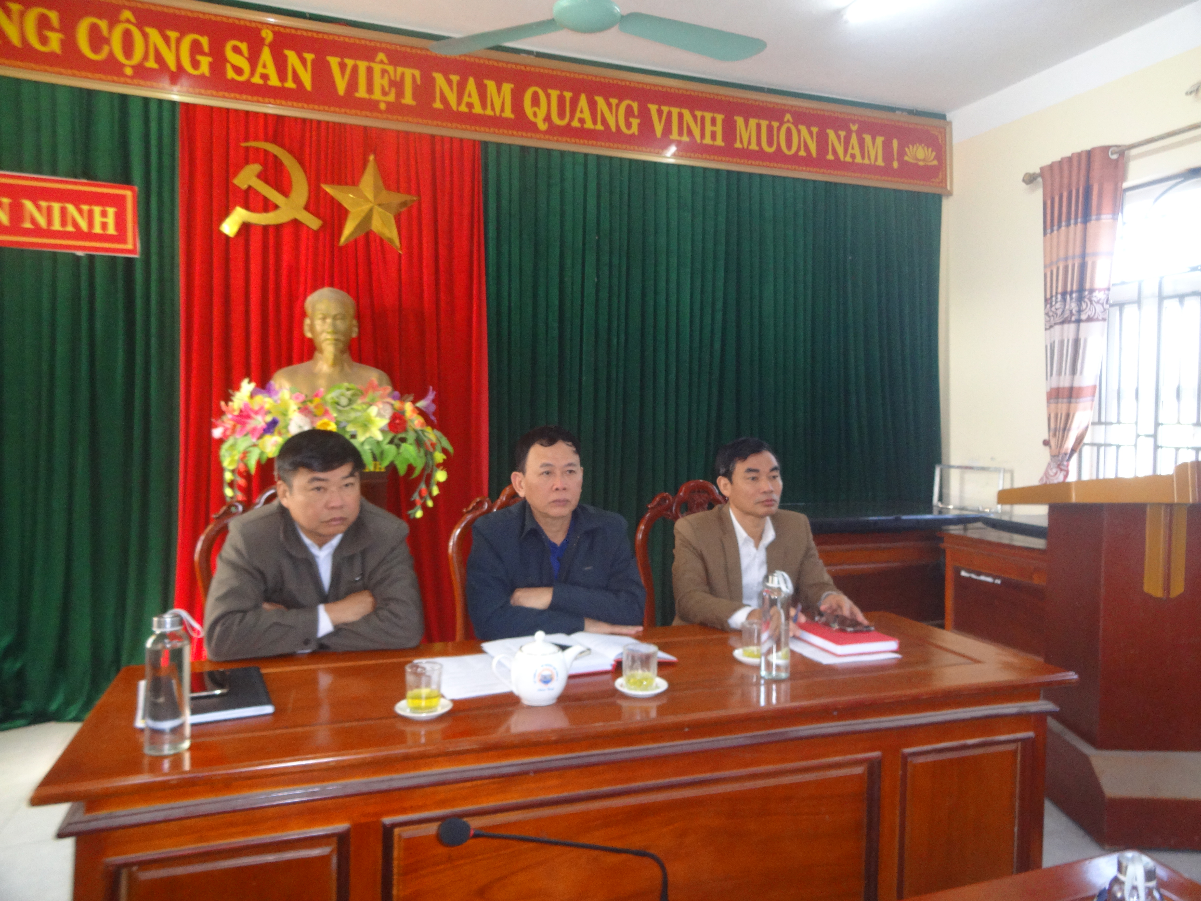 Anh-tin-bai