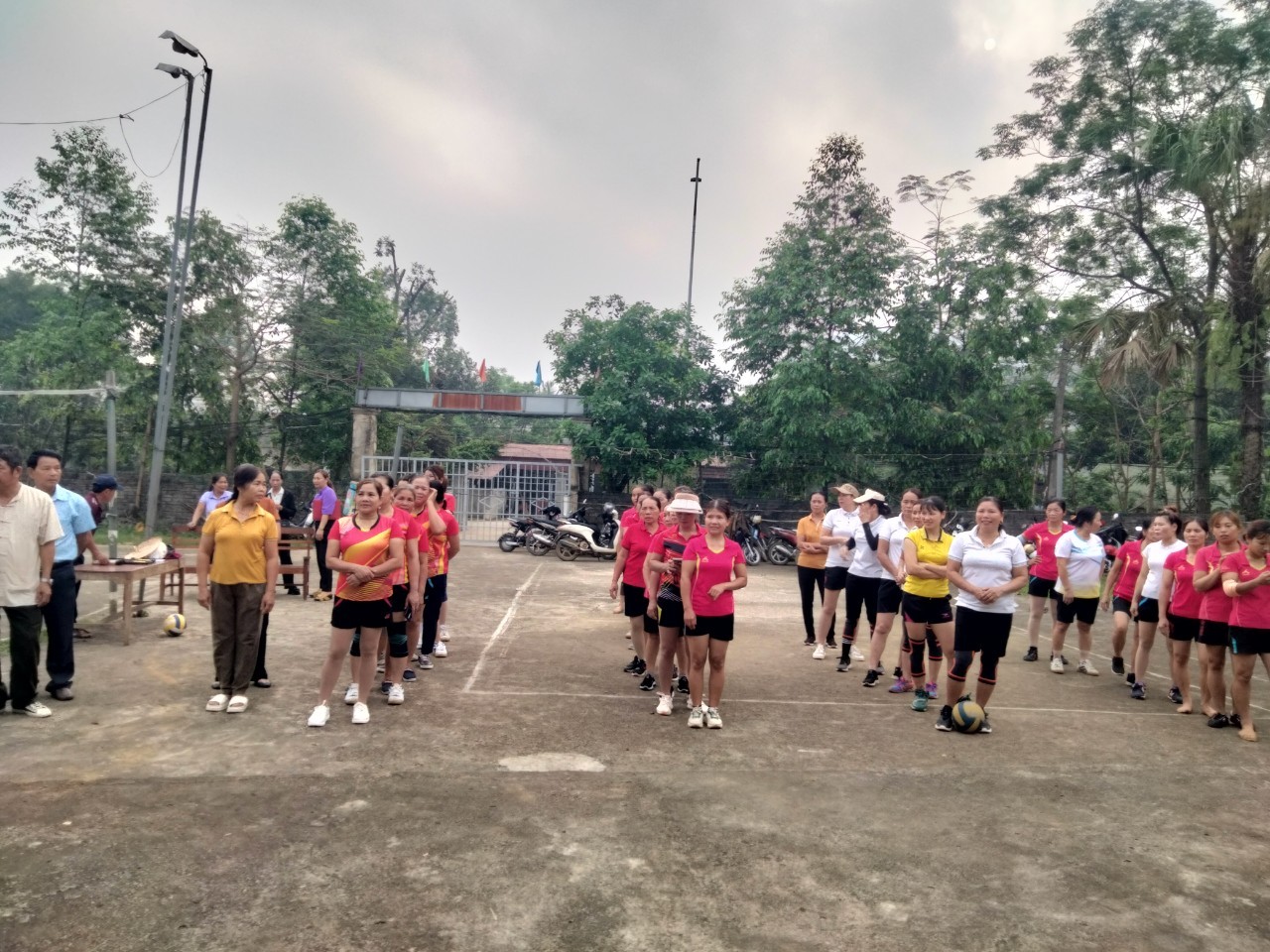 Hội nông dân thị trấn Ngọc Lặc tổ chức giao lưu bóng chuyền chào mừng kỷ niệm 49 năm Ngày giải phóng miền Nam, thống nhất đất nước (30/4/1975-30/4/2024)