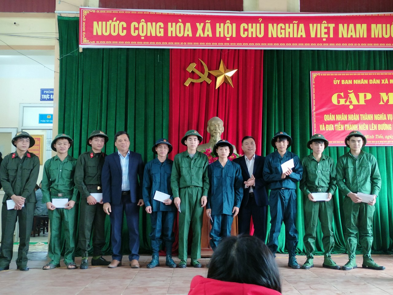 Gặp mặt, đưa tiễn thanh niên lên đường nhập ngũ và quân nhân hoàn thành nghĩa vụ quân sự tại ngũ