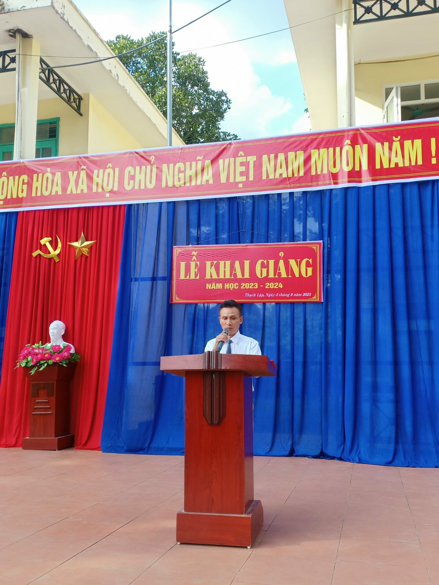 Thầy nhàn.jpg
