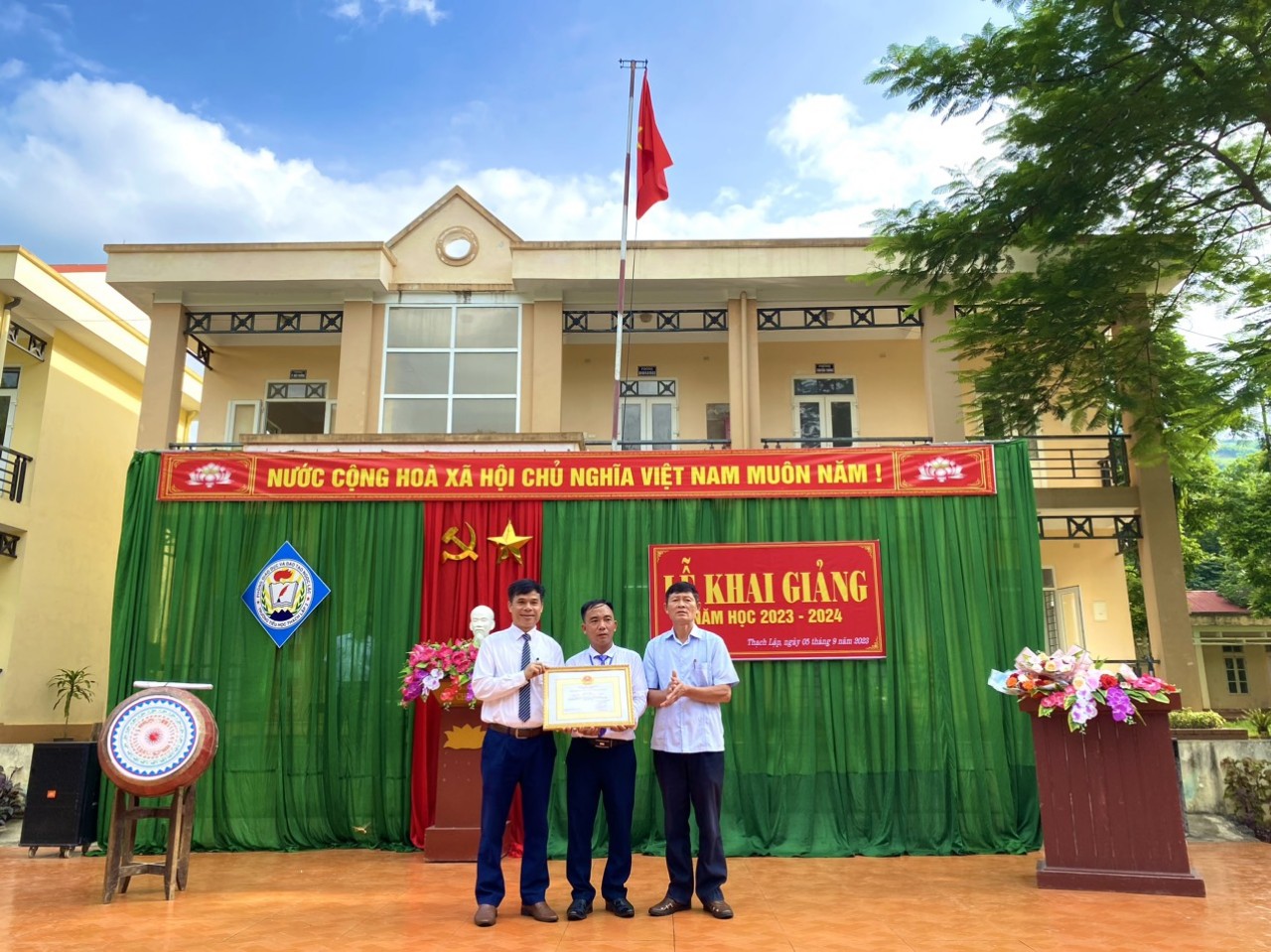 T Huynh tăng hphos.jpg