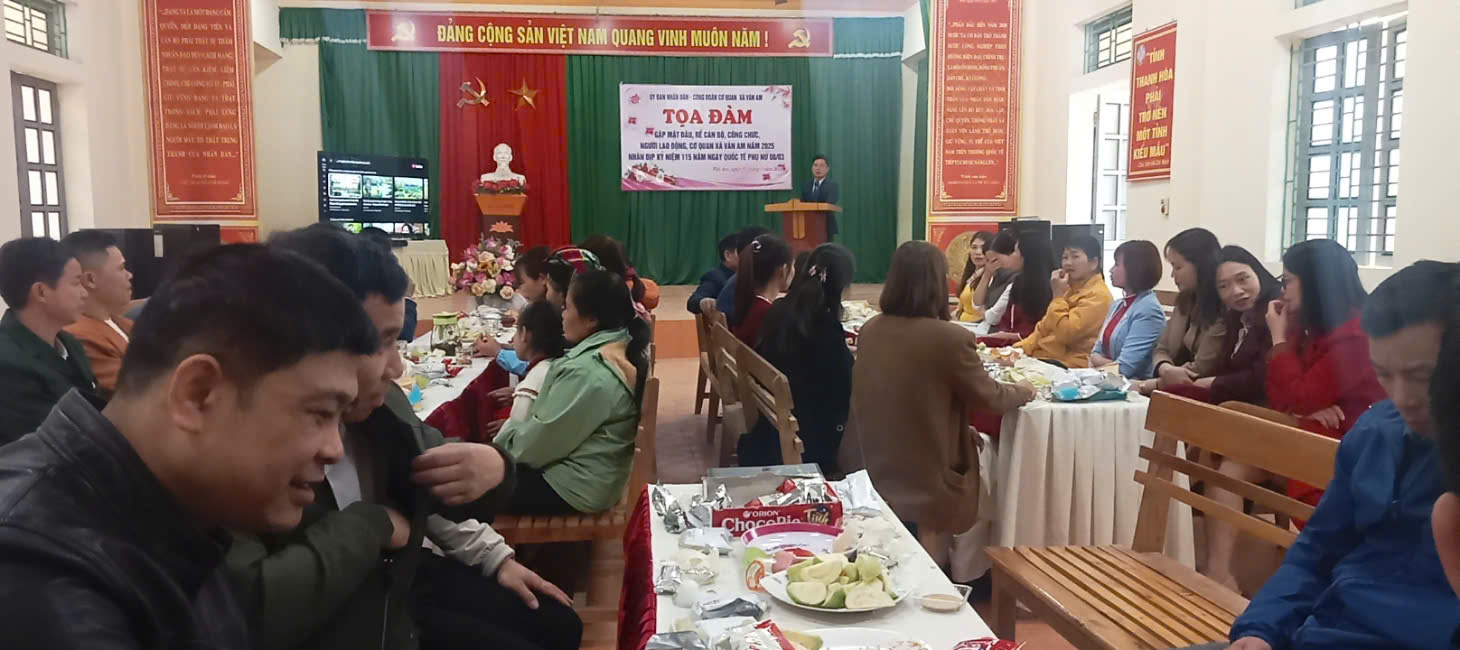 C:\Users\Windows 10-64-mbr\Documents\Anh\8-3\phat bieu chi dao.jpg