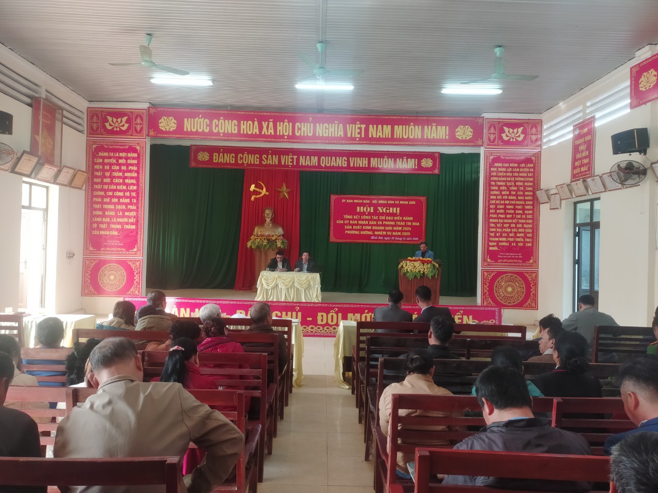Hội nghị tổng kết công tác chỉ đạo điều hành và tổng kết phong trào sản xuất kinh doanh giỏi năm 2024, triên khai phương hướng nhiệm vụ năm 2025.