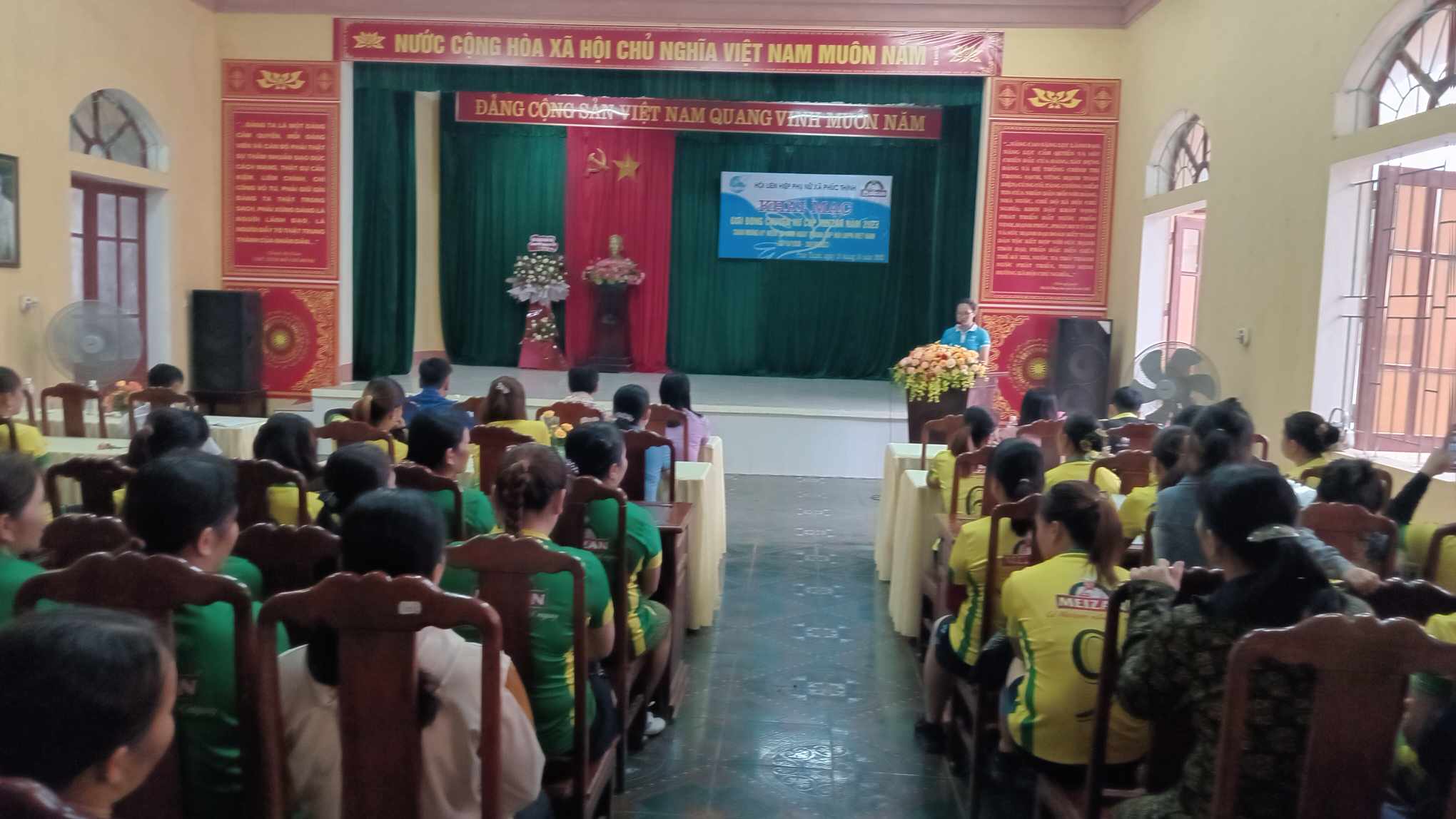 Khai Mạc giải bóng.jpg