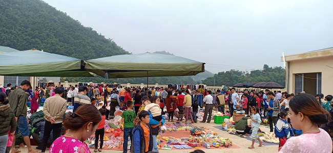 a gian hàng.jpg