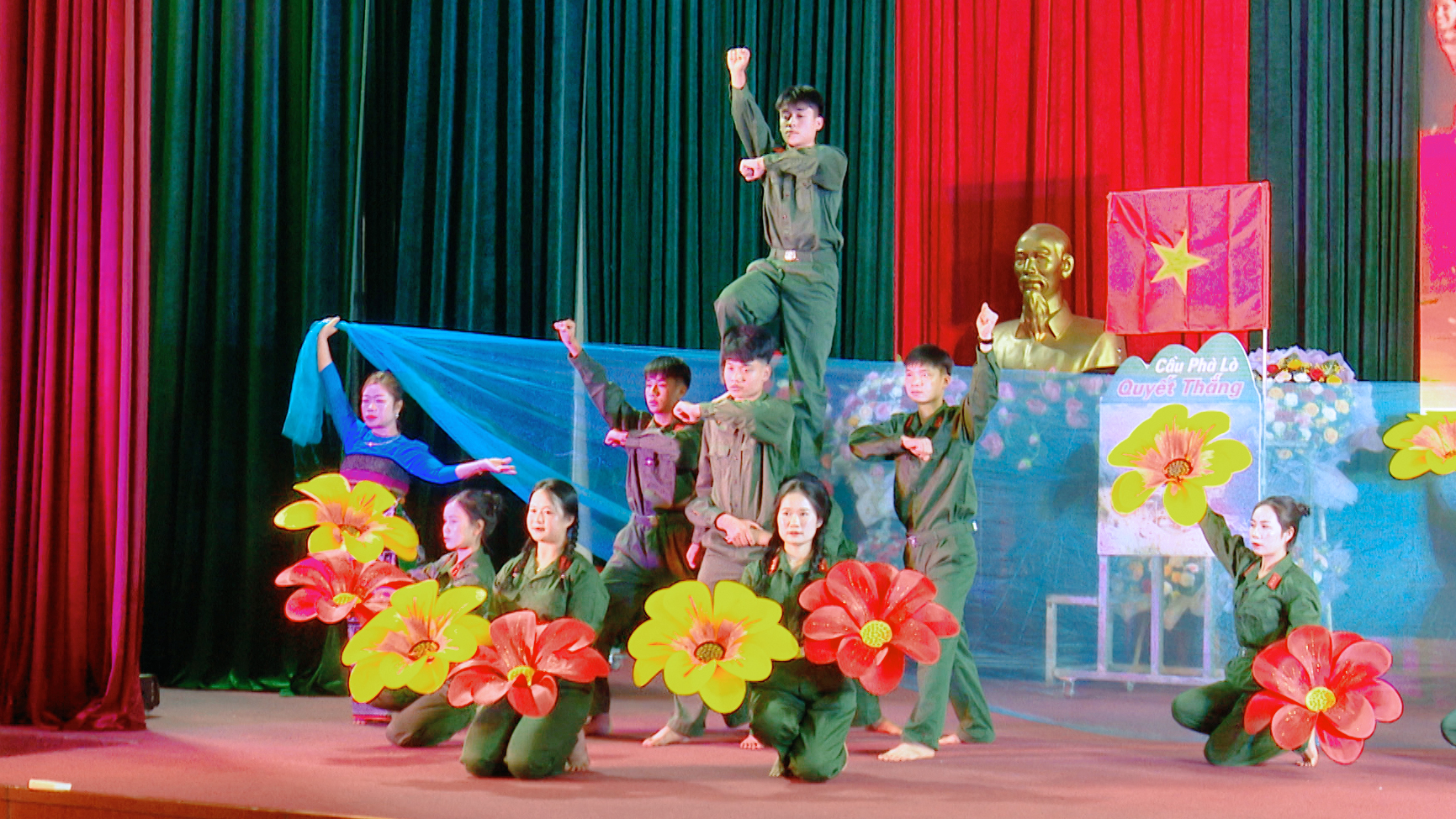 https://quanson.thanhhoa.gov.vn/portal/Photos/2024-12-20/c3d1dcaca7d5f96d011_4979.MXF.01_43_29_10.Still001.jpg