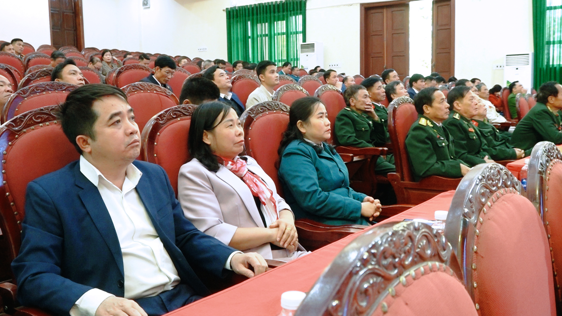 https://quanson.thanhhoa.gov.vn/portal/Photos/2024-12-20/ef826bb6f12bd2ddClip0043.MXF.21_16_32_16.Still001.jpg