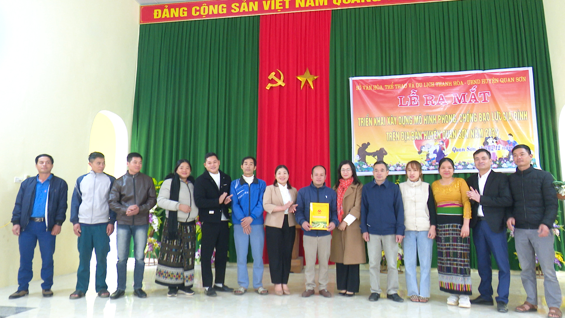 https://quanson.thanhhoa.gov.vn/portal/Photos/2024-12-24/e99d19dcee27362d011_5055.MXF.02_06_02_10.Still001.jpg