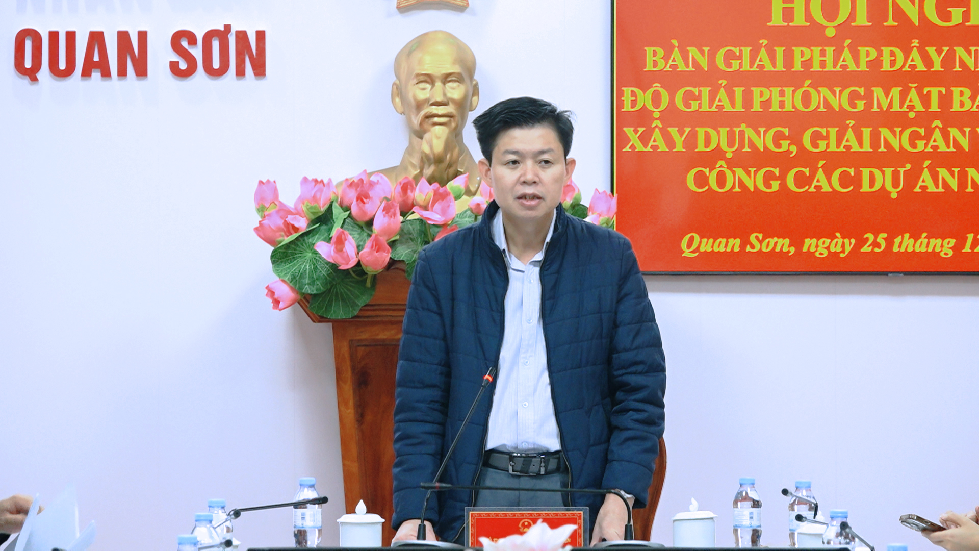 https://quanson.thanhhoa.gov.vn/portal/Photos/2024-12-25/6d456bddddbb9b9dClip0065.MXF.22_30_46_15.Still001.jpg