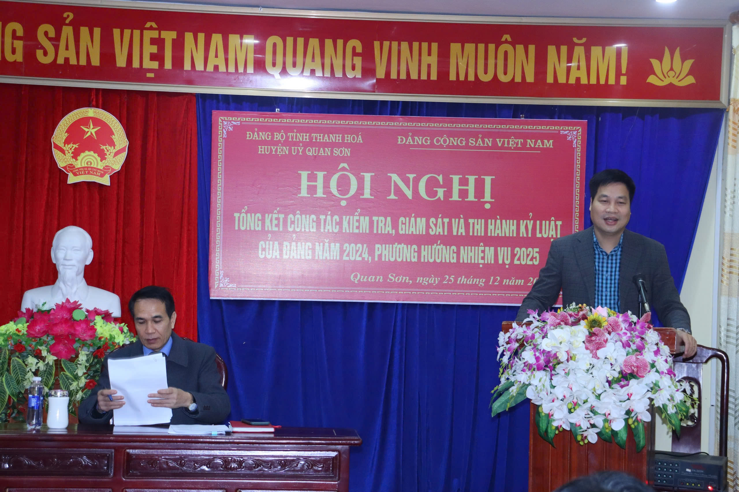 https://quanson.thanhhoa.gov.vn/portal/Photos/2024-12-25/b3e438cf5464732dz6164792890074_14e1b641156c7b5216ba552e41c38ed7.jpg