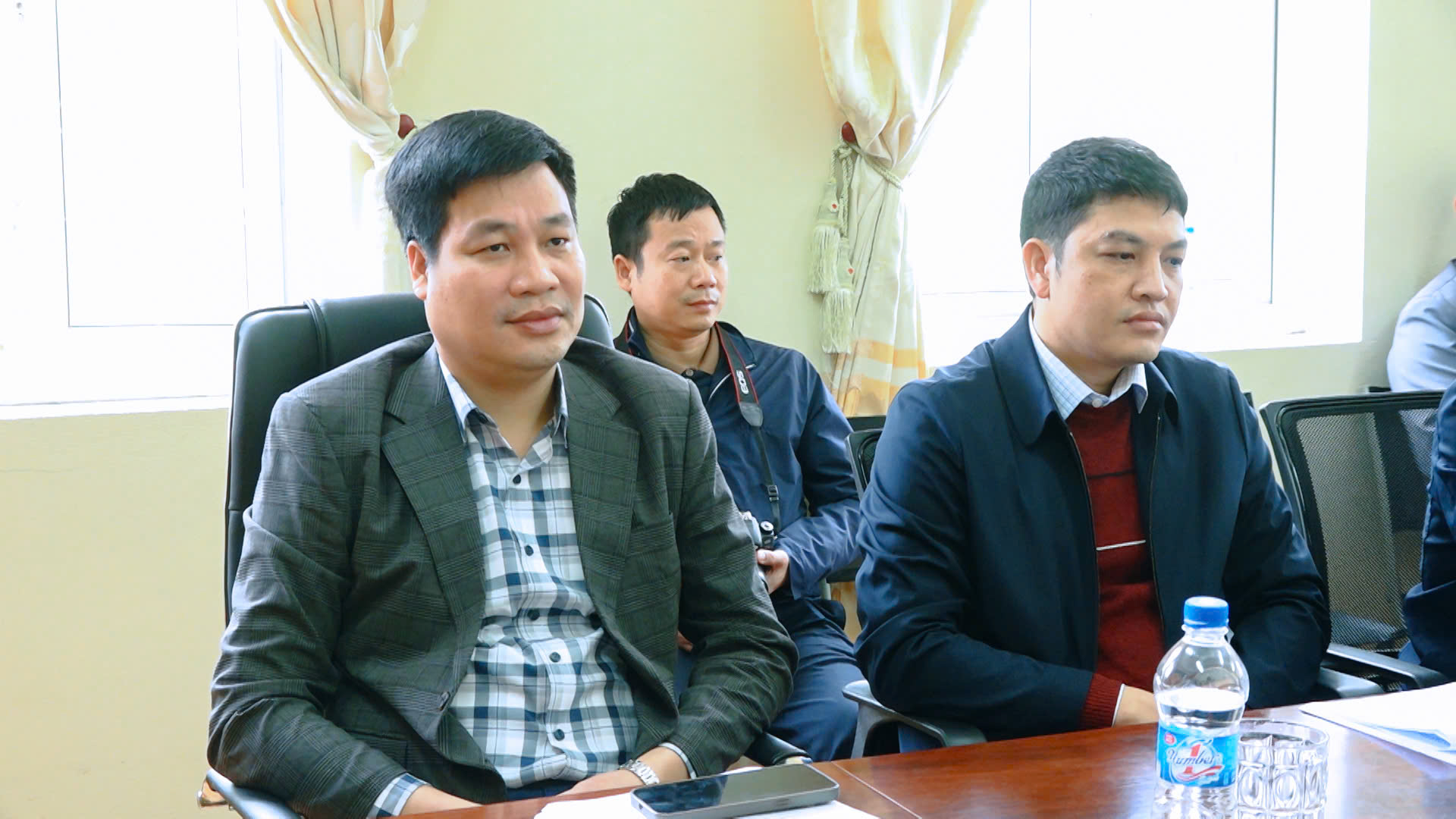https://quanson.thanhhoa.gov.vn/portal/Photos/2024-12-28/8166ce09f28815dz6173699266303_2da077415cb00de7148c85f098933a41.jpg