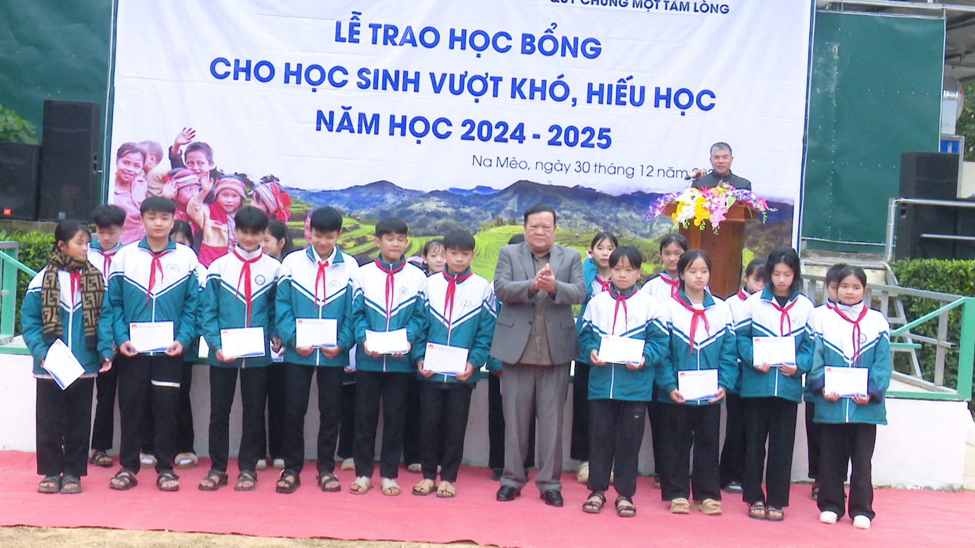https://quanson.thanhhoa.gov.vn/portal/Photos/2024-12-30/1ef26fcf7a496c6d011_5331.MXF.03_07_24_22.Still001.jpg