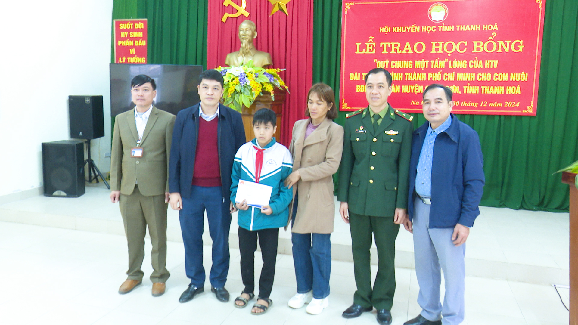 https://quanson.thanhhoa.gov.vn/portal/Photos/2024-12-30/9d37f9beed7c21dd011_5354.MXF.03_09_56_06.Still001.jpg