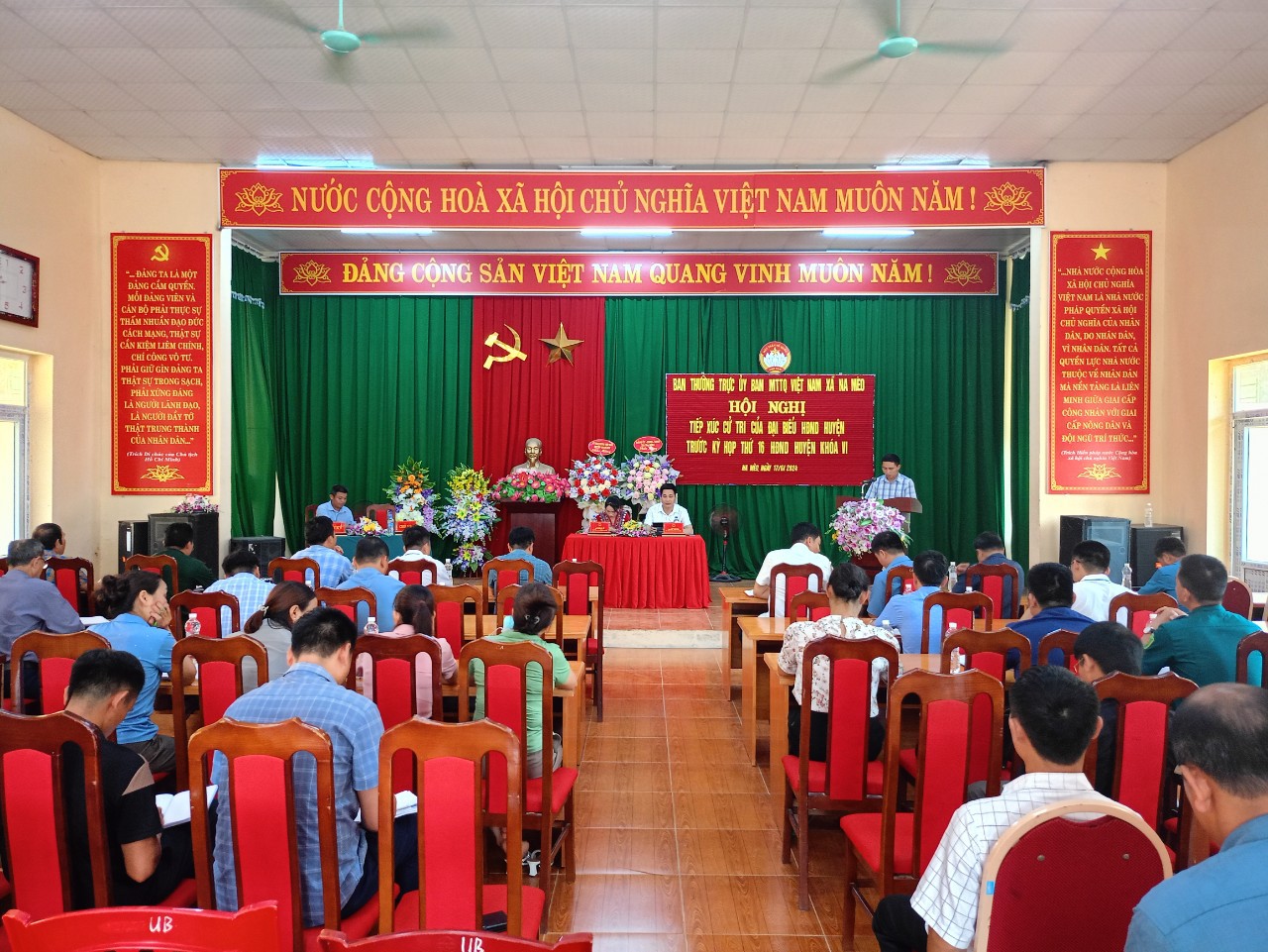Tổ đại biểu HĐND Huyện tiếp xúc cử tri tại xã Na Mèo