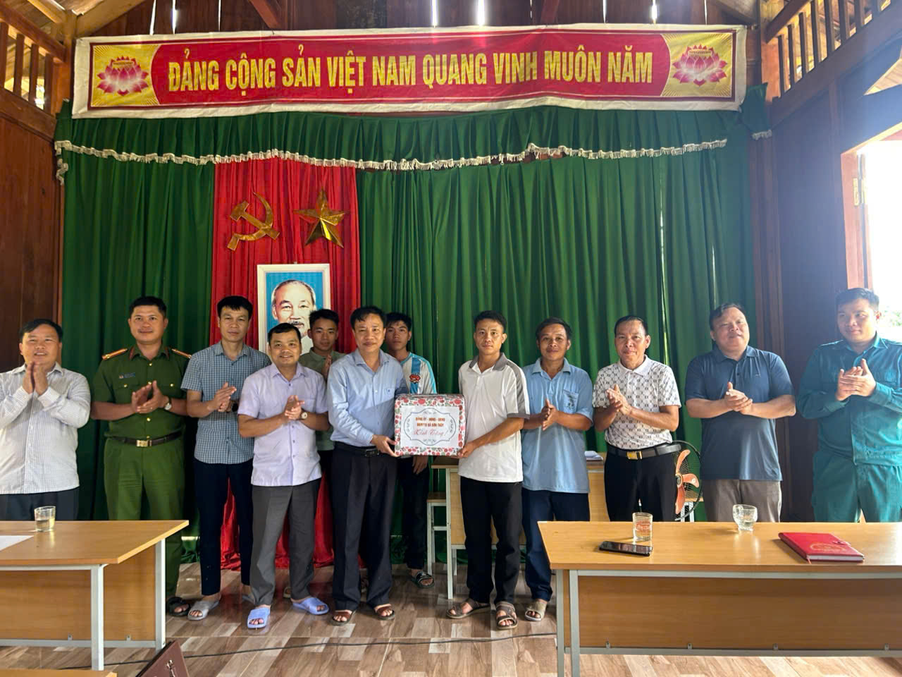Anh-tin-bai