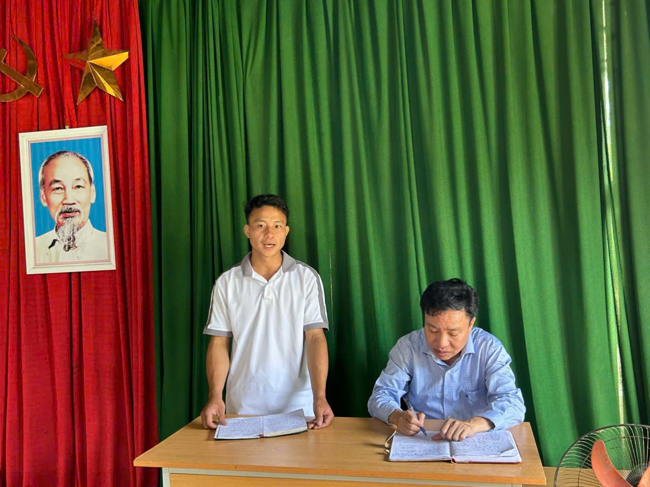 Anh-tin-bai