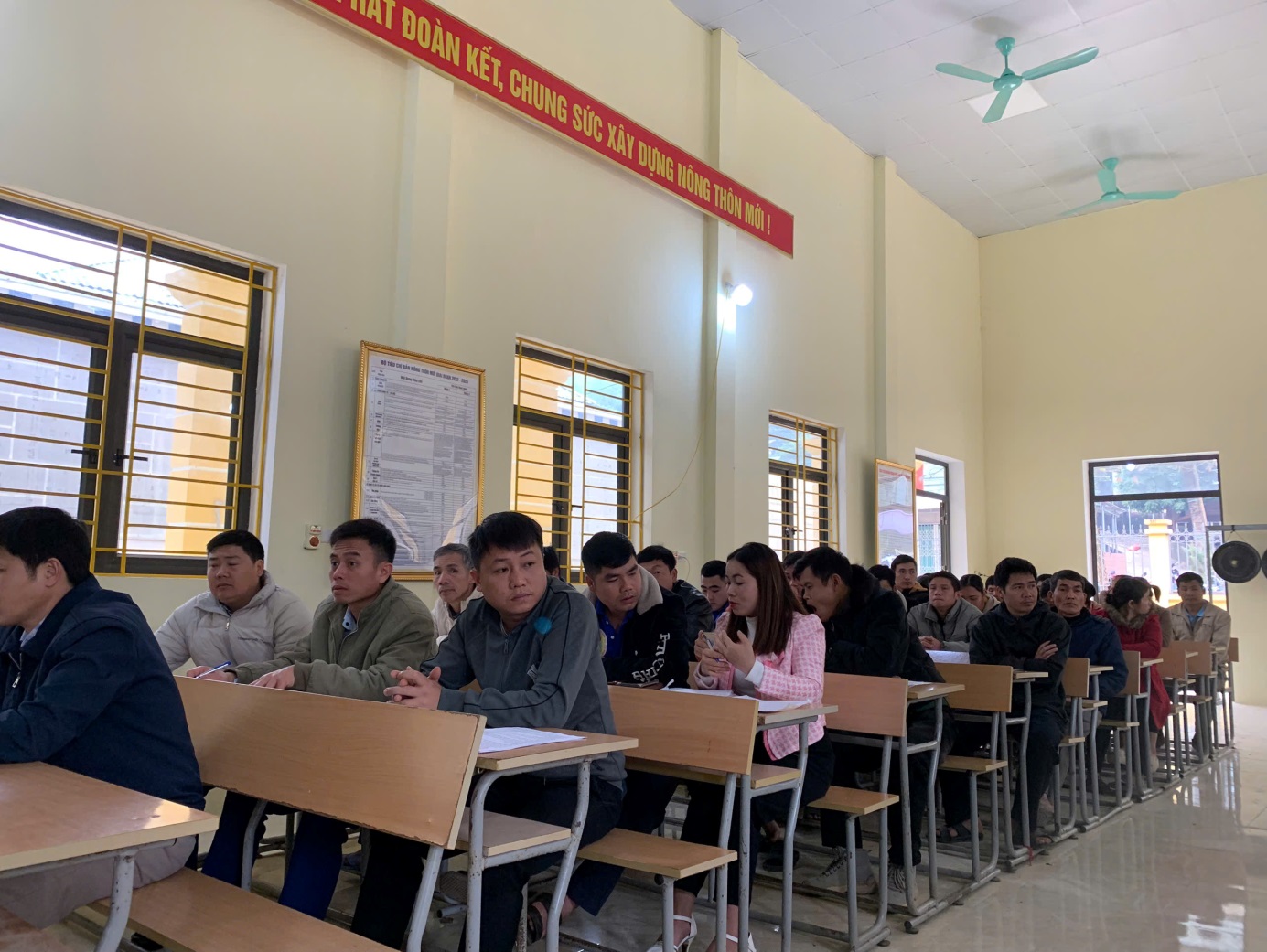 C:\Users\User\Pictures\ẢNH CHUYÊN\z6211768851664_fee0f7d5cad8b99d36d301c49f29f4a7.jpg