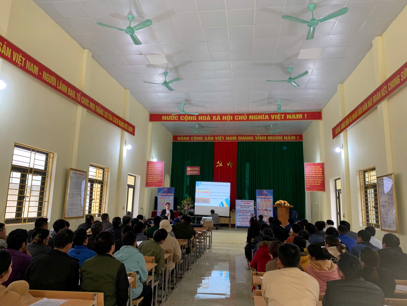 C:\Users\User\Pictures\ẢNH CHUYÊN\z6211768626184_5b97506a0427211e9268f4a96200086d.jpg