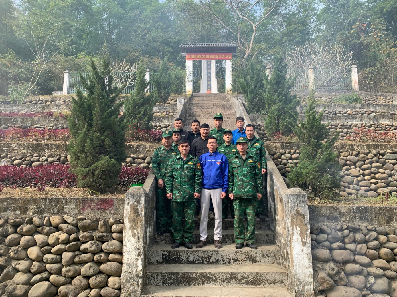 C:\Users\User\Pictures\ẢNH CHUYÊN\z6220233070534_028_39a7530237c8c7f77fdd5d120b7f38f4.jpg