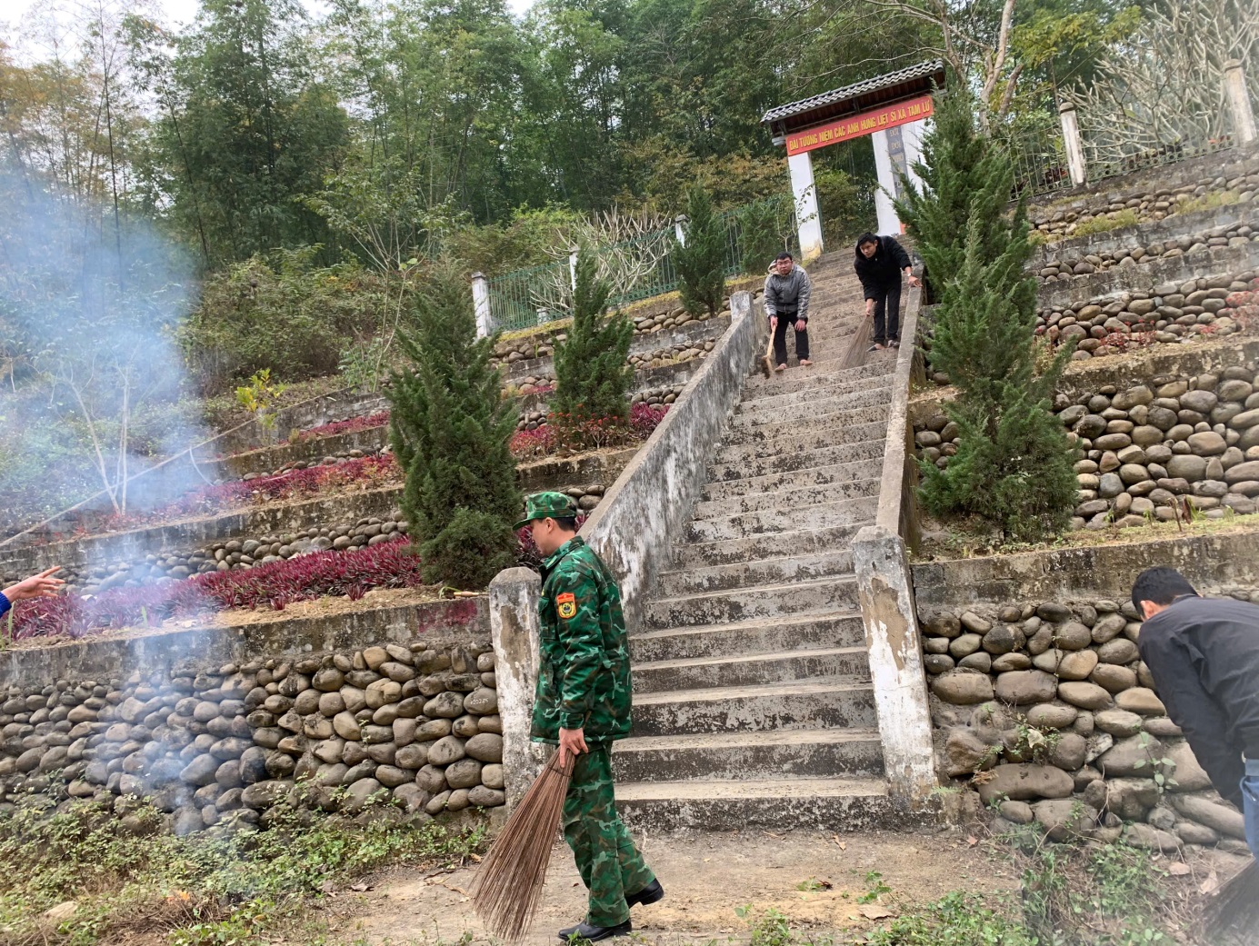 C:\Users\User\Pictures\ẢNH CHUYÊN\z6220233070534_020_d8d9d8be9361baaa2d9a6d9928ec33c4.jpg
