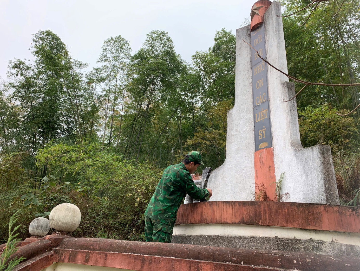 C:\Users\User\Pictures\ẢNH CHUYÊN\z6220233070534_015_f144798b1117f170d8278bdf9606c5f3.jpg