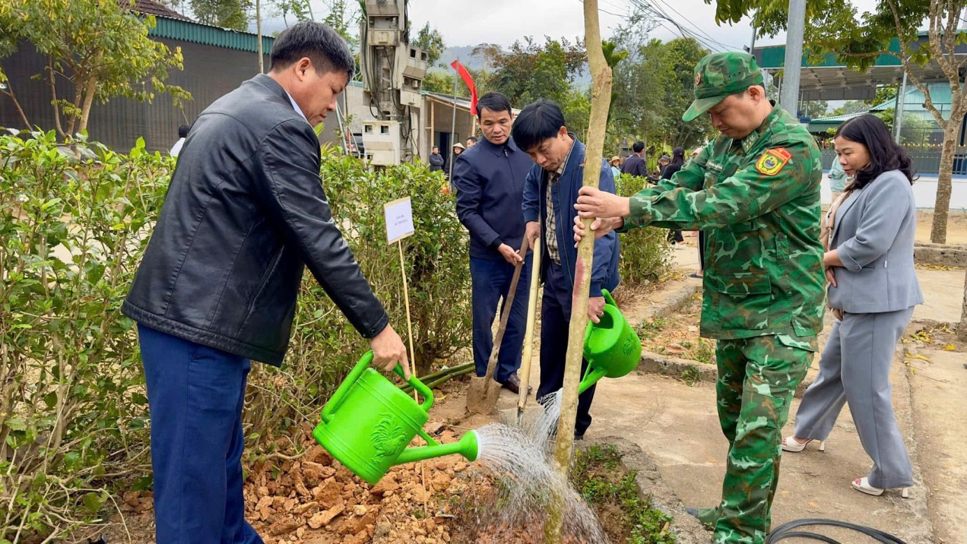 C:\Users\User\Pictures\ẢNH CHUYÊN\z6285666444053_4cc56c7ae84f3965e9ff8abf7118bc9f.jpg
